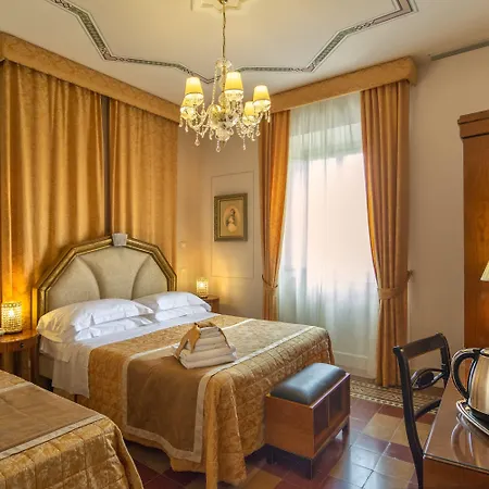 In Azzurro Maison De Charme Oda ve Kahvaltı Lucca