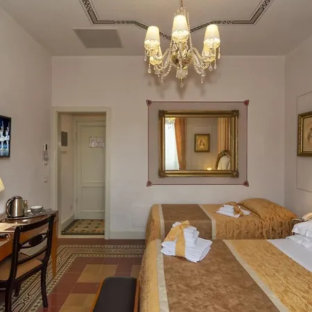 Bed & Breakfast In Azzurro Maison De Charme 3*
